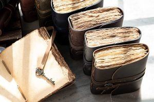 Handmade Vintage Leather Diary - 20 x 15 cm (A5) - 200 Vintage Handmade Pages - Antique Key Closure - Blackberry Color - Image 8