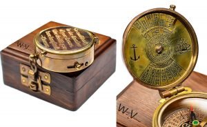 Vintage Thoreau Go Confidently Quote Antique Brass Compass 2" with Shesham Wooden Box (Multicolour) - Image 3