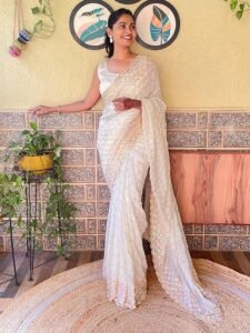 Women's Silk Blend Woven Design Celebrity Saree With Blouse Piece - Image 5