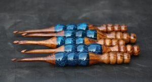Handcrafted Resin epoxy & Wood Mix Crochet Hooks Ergonomic Soft Handle Needles Knit Weave Craft Yarn Different Size, Crochet Hooks(5mm) - Image 2